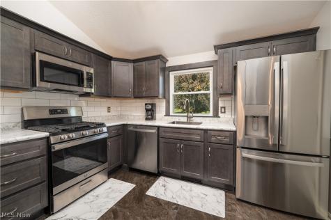 3411 Dunmore Avenue NW Canton OH 44708