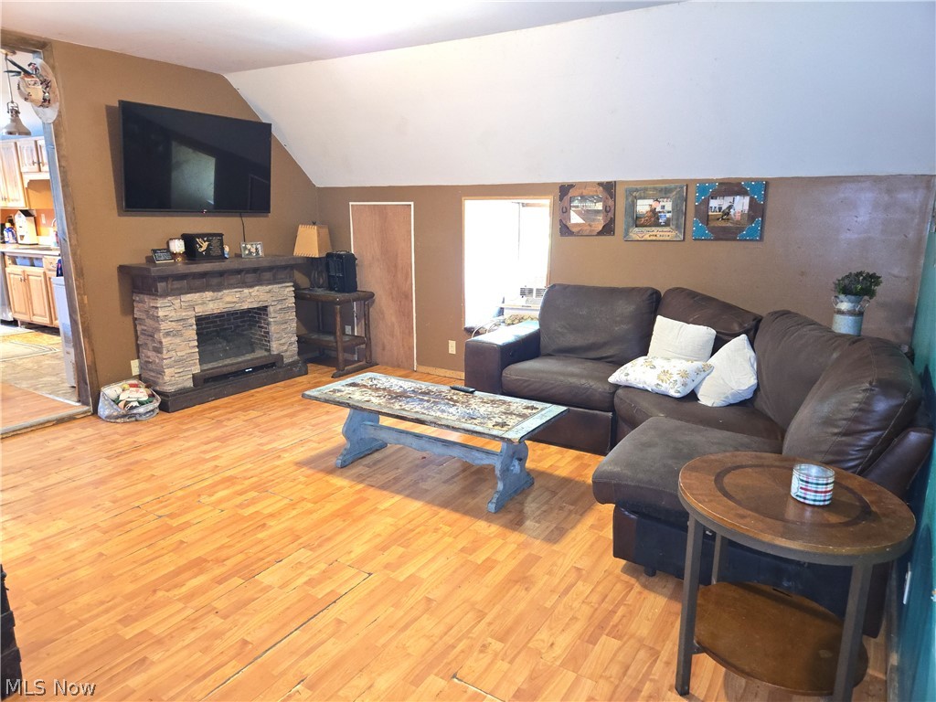 8725 State Route 7 Williamsfield OH 44093