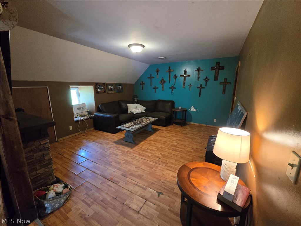 8725 State Route 7 Williamsfield OH 44093
