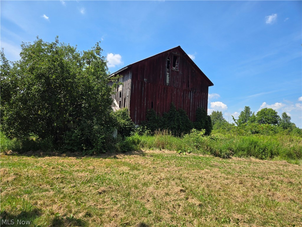 8725 State Route 7 Williamsfield OH 44093