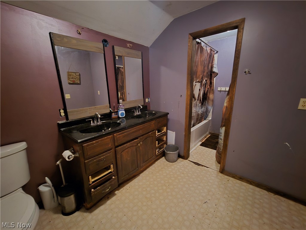 8725 State Route 7 Williamsfield OH 44093