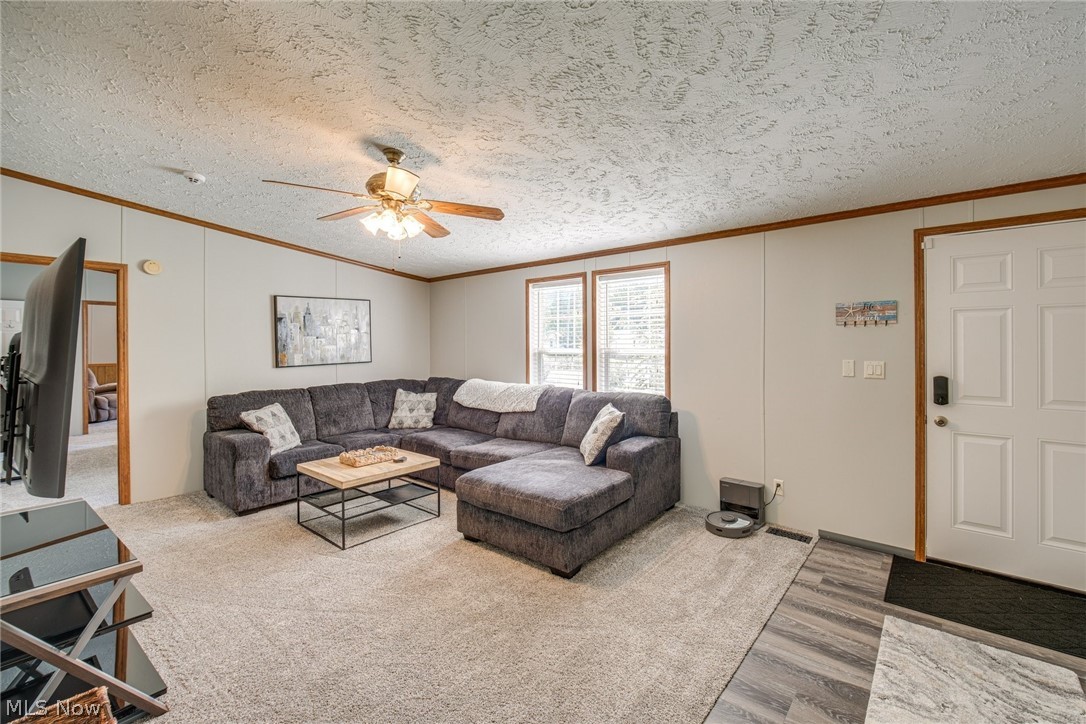 5249 New London Road Geneva OH 44041