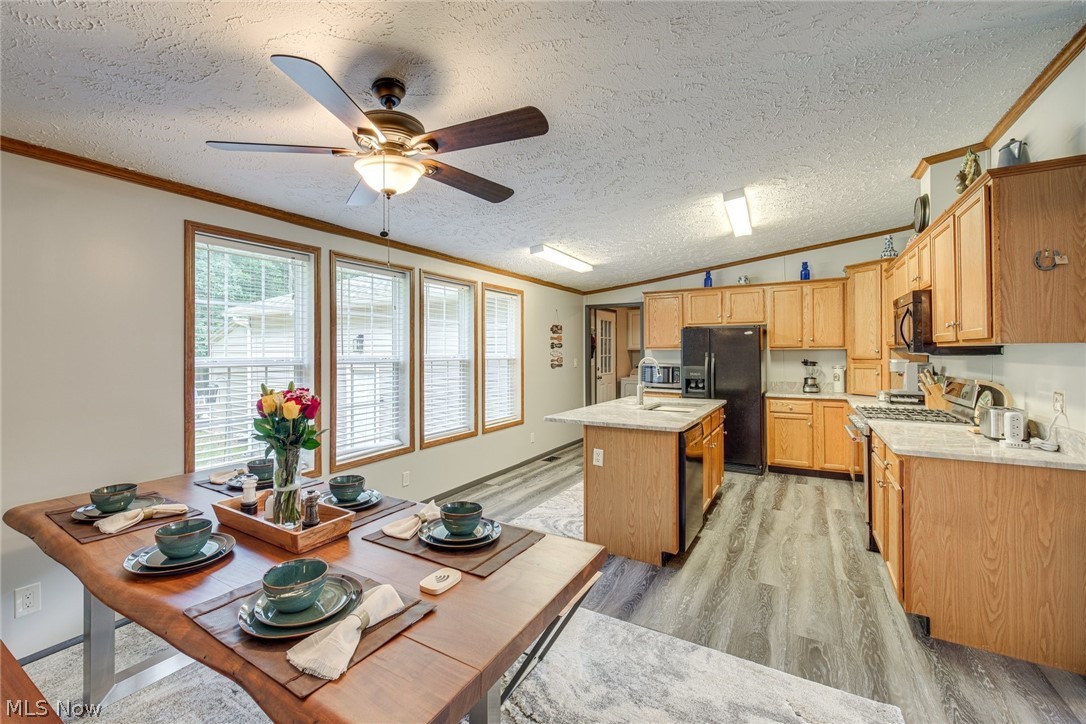 5249 New London Road Geneva OH 44041