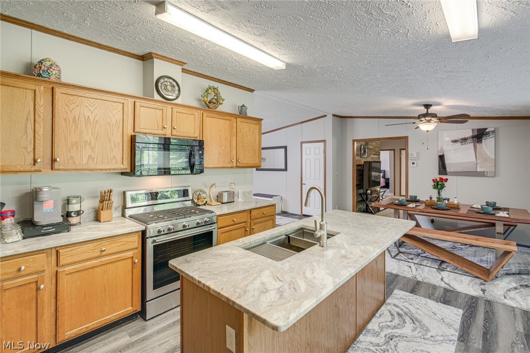 5249 New London Road Geneva OH 44041