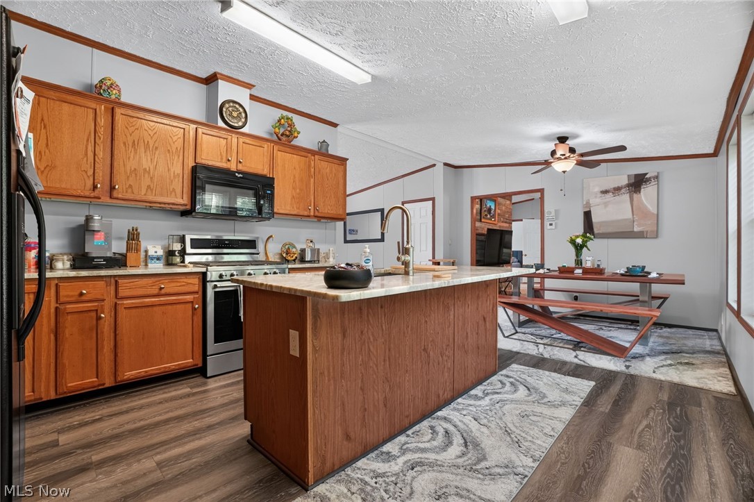 5249 New London Road Geneva OH 44041