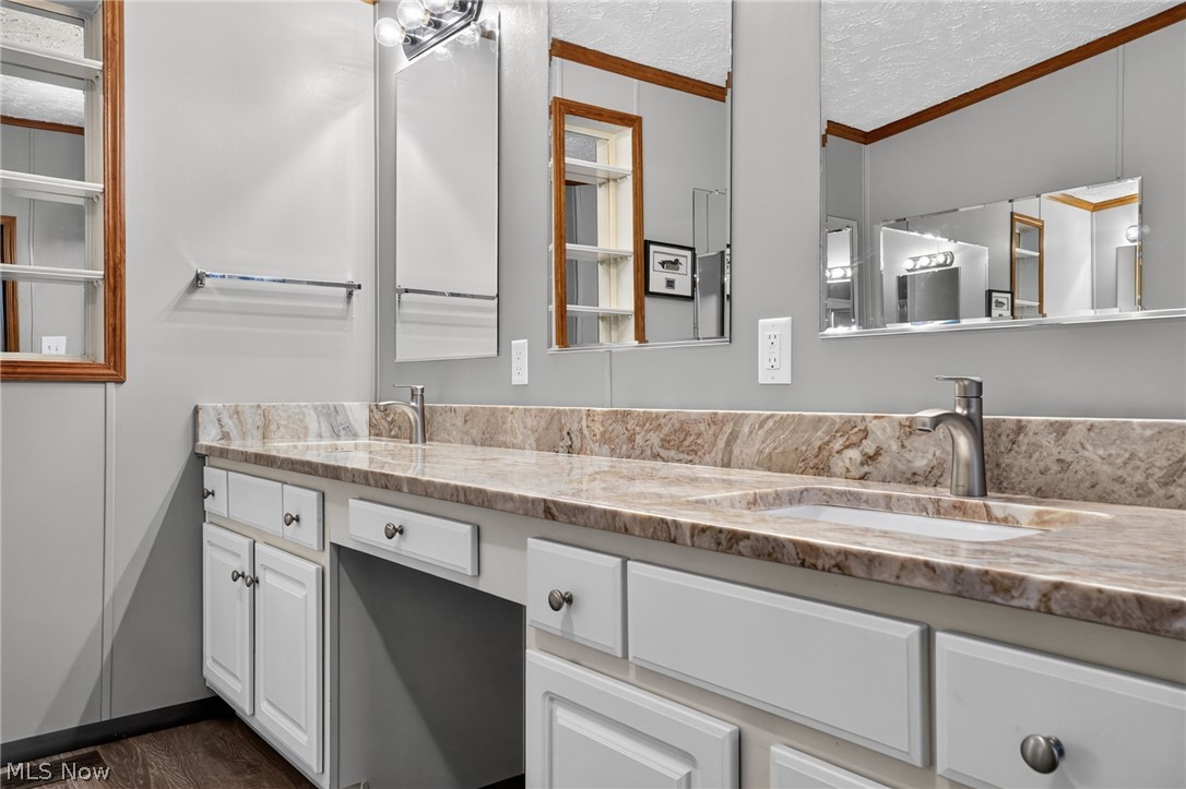 5249 New London Road Geneva OH 44041