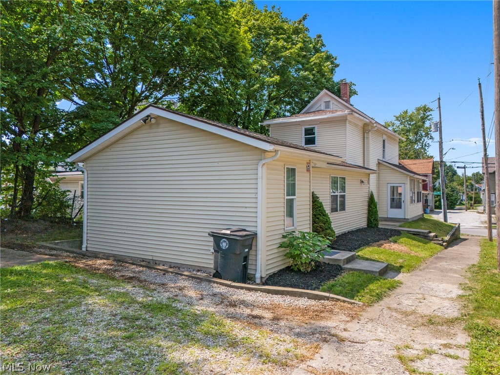 477 Allyn Street Akron OH 44304
