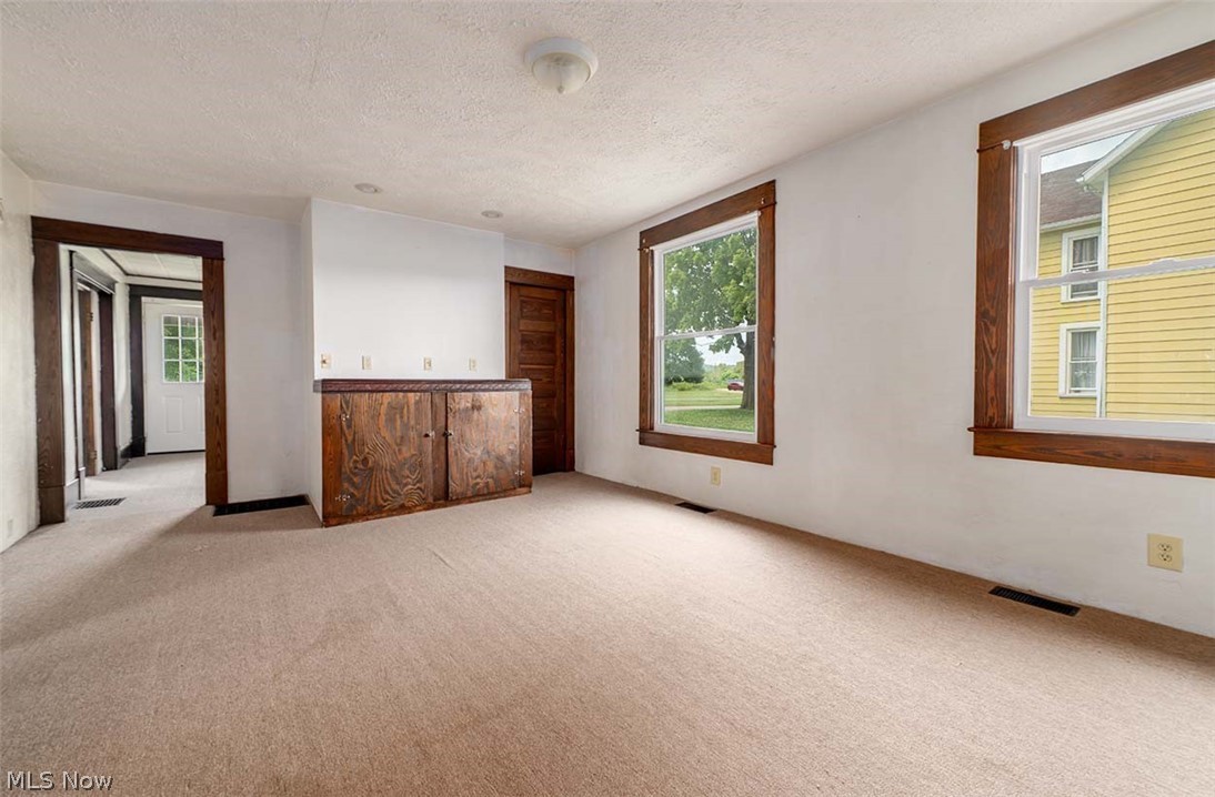 6597 Superior Road SE Uhrichsville OH 44683