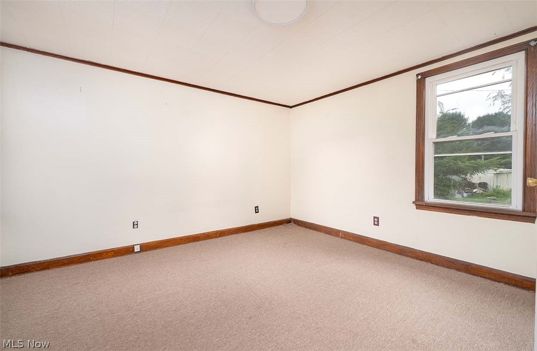 6597 Superior Road SE Uhrichsville OH 44683