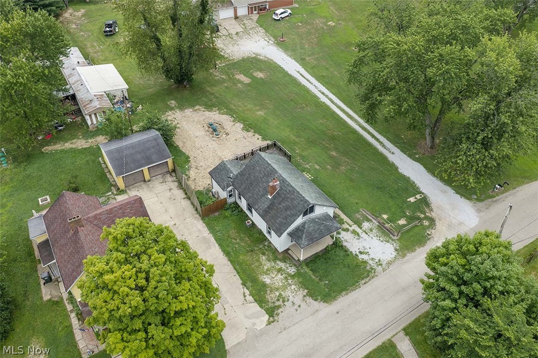 6597 Superior Road SE Uhrichsville OH 44683