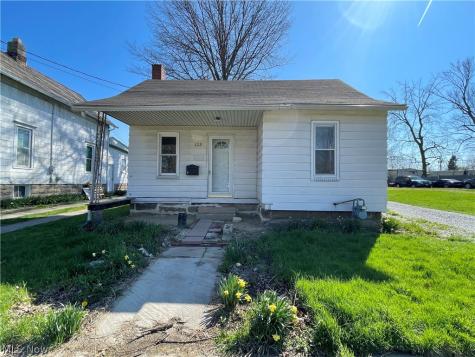 128 Northrup Street Elyria OH 44035