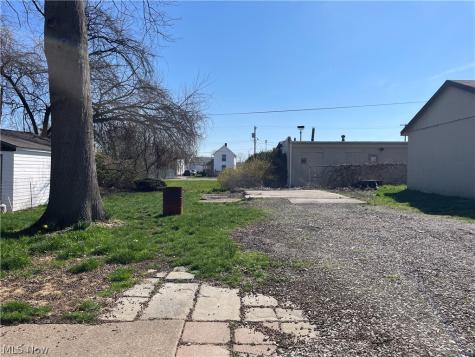 128 Northrup Street Elyria OH 44035