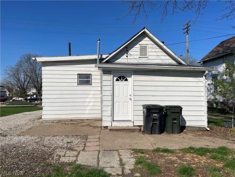 128 Northrup Street Elyria OH 44035