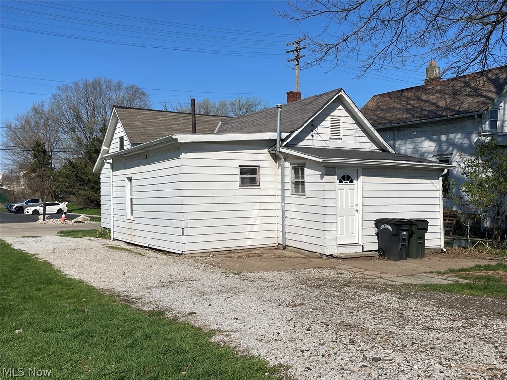 128 Northrup Street Elyria OH 44035