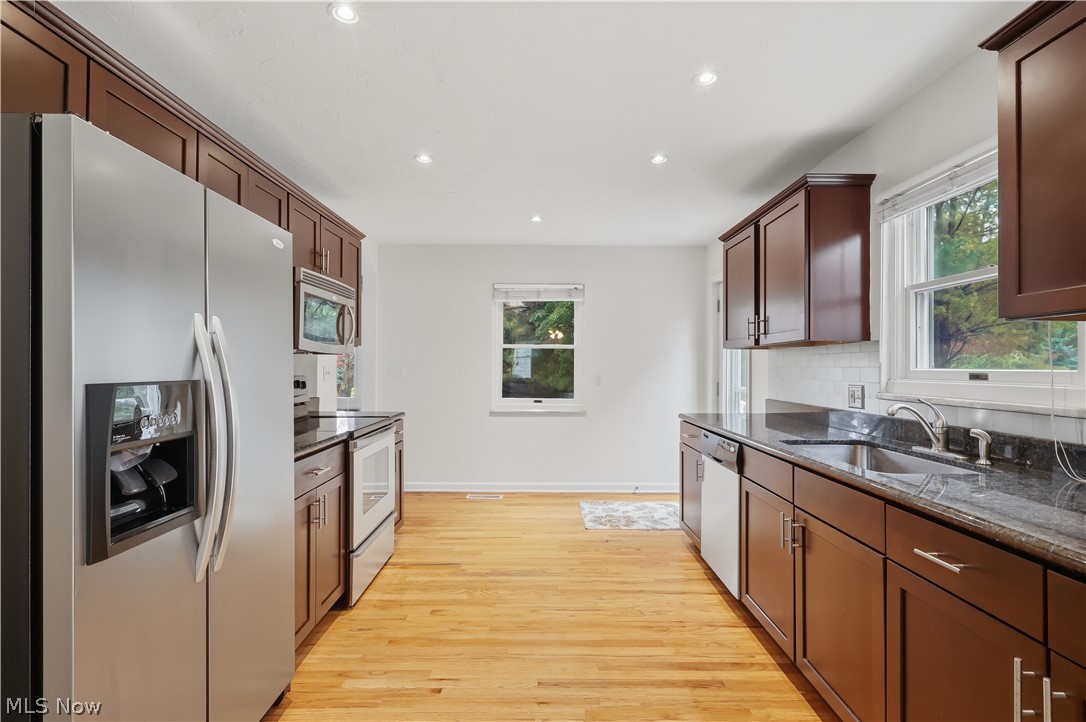 130 Forest Hill Drive Avon Lake OH 44012