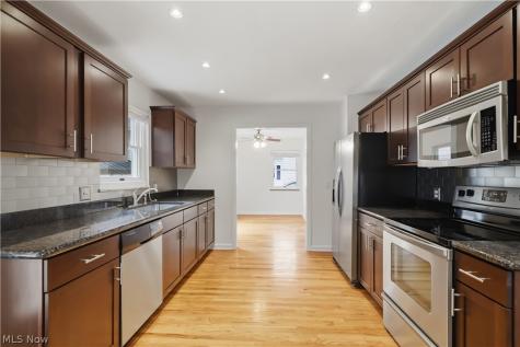 130 Forest Hill Drive Avon Lake OH 44012