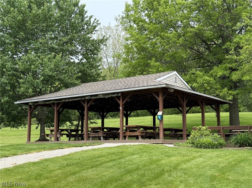 9109 Lake In The Woods Trail Chagrin Falls OH 44023