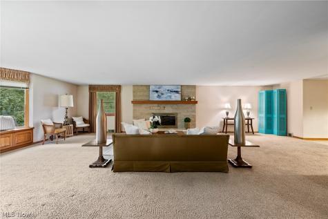 806 E Warner Road Akron OH 44319
