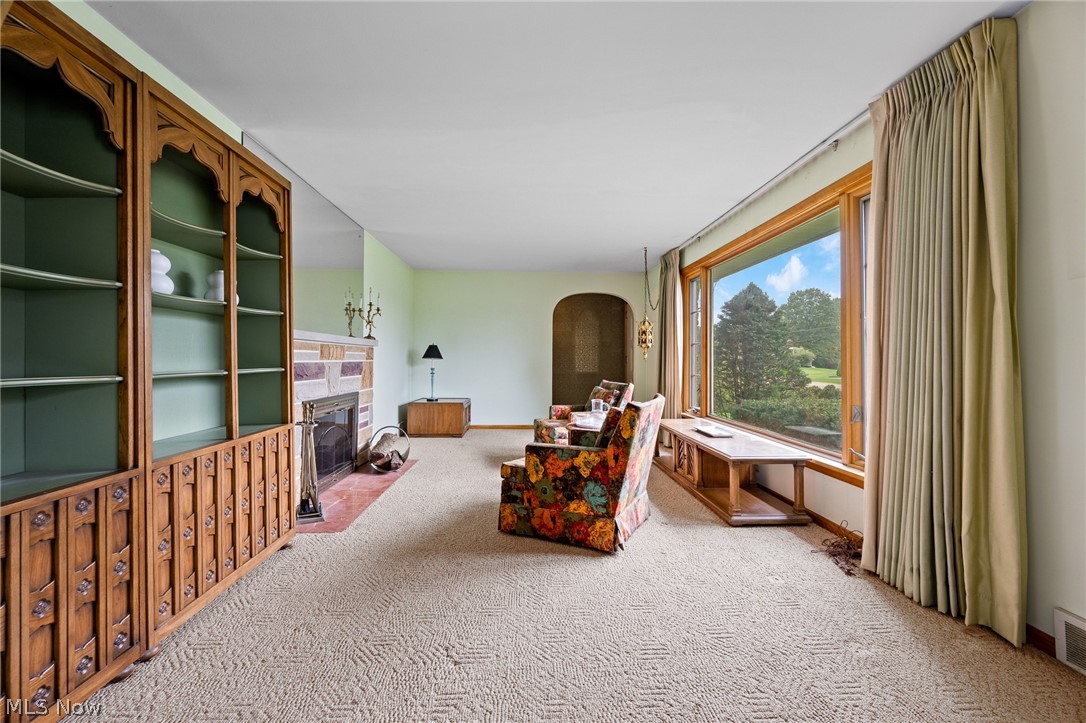 806 E Warner Road Akron OH 44319