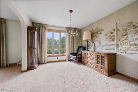 806 E Warner Road Akron OH 44319