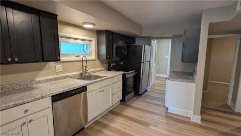 424 E 319th Street Willowick OH 44095