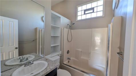 424 E 319th Street Willowick OH 44095