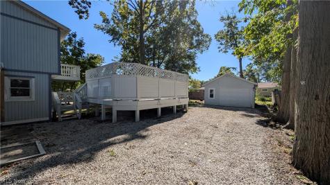 424 E 319th Street Willowick OH 44095