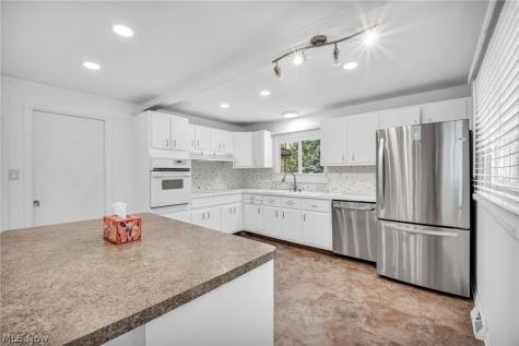 4915 Fairlawn Road Lyndhurst OH 44124