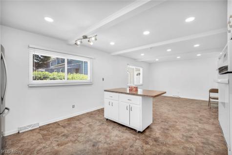 4915 Fairlawn Road Lyndhurst OH 44124
