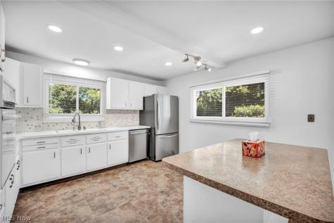 4915 Fairlawn Road Lyndhurst OH 44124