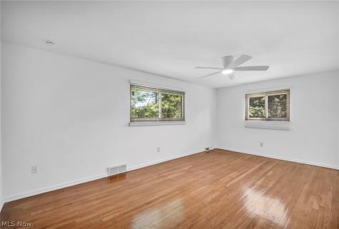 4915 Fairlawn Road Lyndhurst OH 44124
