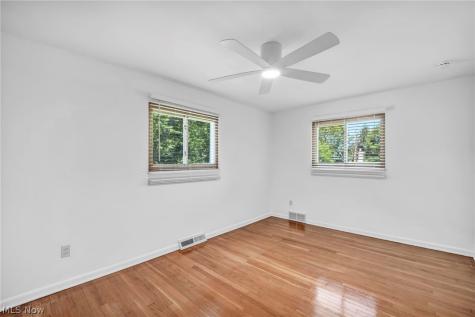 4915 Fairlawn Road Lyndhurst OH 44124