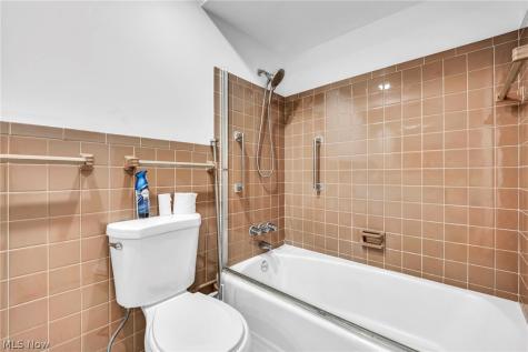 4915 Fairlawn Road Lyndhurst OH 44124