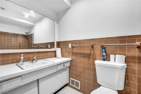 4915 Fairlawn Road Lyndhurst OH 44124