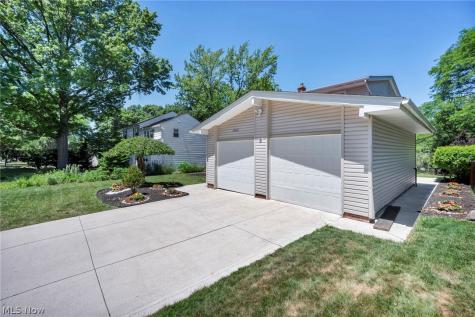 4915 Fairlawn Road Lyndhurst OH 44124