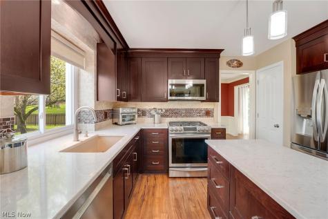 10287 Laura Lane Twinsburg OH 44087