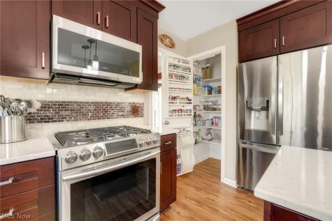 10287 Laura Lane Twinsburg OH 44087