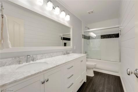 10287 Laura Lane Twinsburg OH 44087