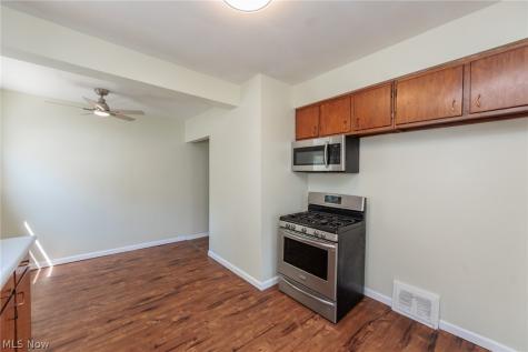 4004 E 41st Street Newburgh Heights OH 44105
