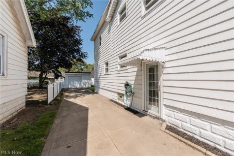 4004 E 41st Street Newburgh Heights OH 44105