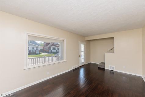 4004 E 41st Street Newburgh Heights OH 44105