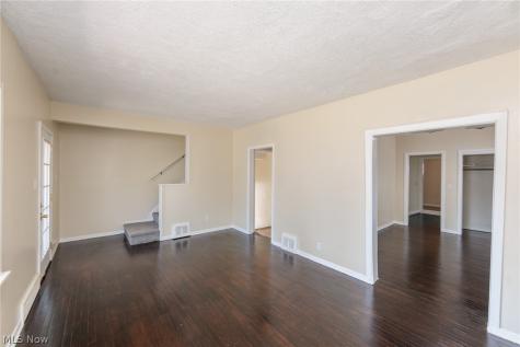 4004 E 41st Street Newburgh Heights OH 44105