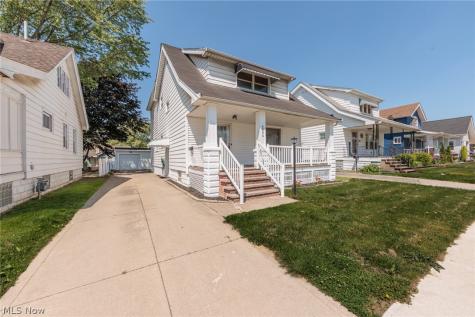 4004 E 41st Street Newburgh Heights OH 44105