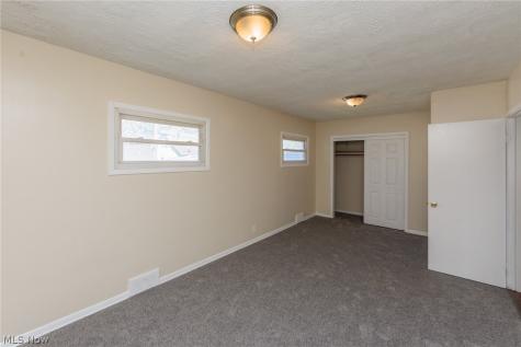4004 E 41st Street Newburgh Heights OH 44105