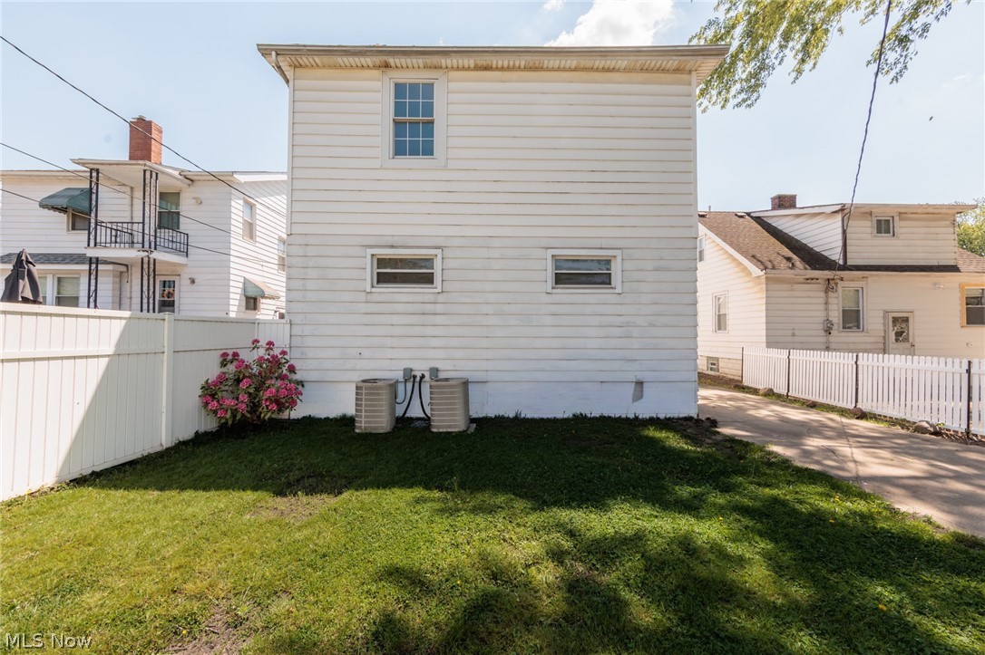 4004 E 41st Street Newburgh Heights OH 44105