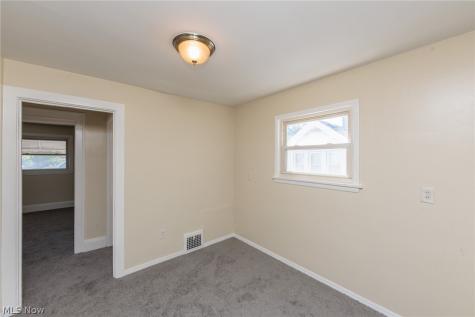 4004 E 41st Street Newburgh Heights OH 44105