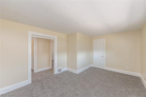 4004 E 41st Street Newburgh Heights OH 44105