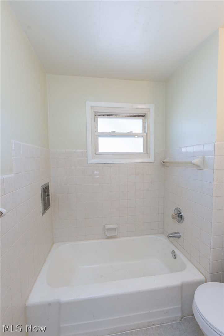 4004 E 41st Street Newburgh Heights OH 44105