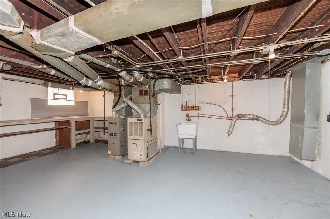 4004 E 41st Street Newburgh Heights OH 44105