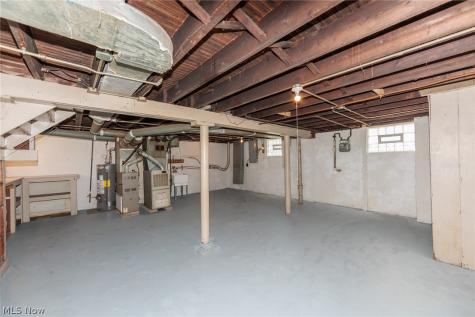4004 E 41st Street Newburgh Heights OH 44105